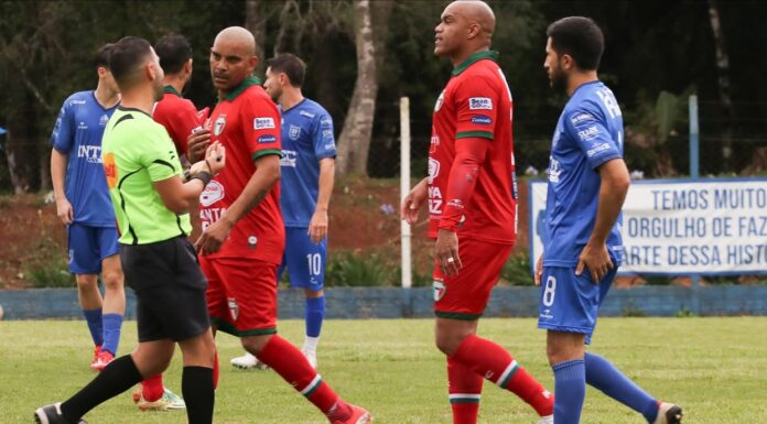 PINHIERAL PERDE PARA O TRIESTE POR 3 A 0, MAS CLASSIFICA-SE PARA PRÓXIMA FASE DA TAÇA PARANÁ