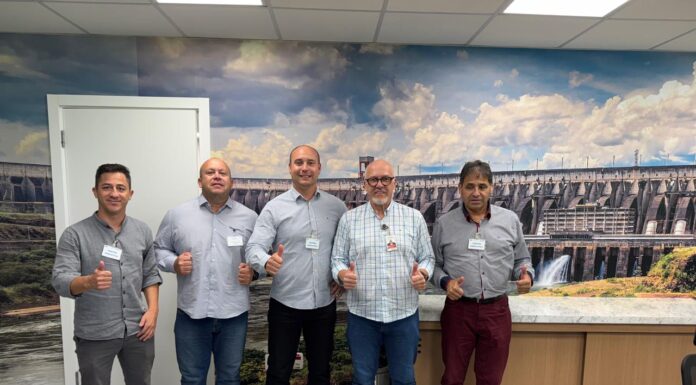 VEREADORES DE PALMEIRA PARTICIPAM DE CAPACITAÇÃO NACIONAL EM FOZ DO IGUAÇU