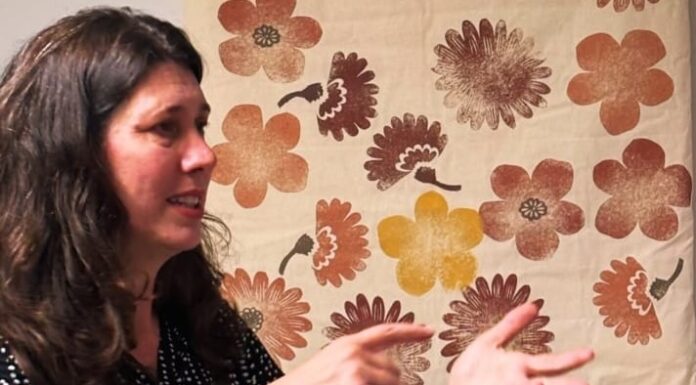 EXPOSIÇÃO “VOU FALAR SOBRE ELAS” TRANSFORMA MEMÓRIAS FAMILIARES EM ARTE EM PONTA GROSSA