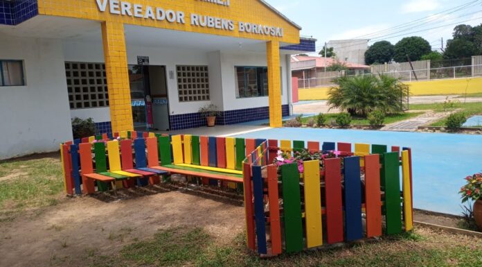 BAZAR SOLIDÁRIO NO CMEI RUBENS BORKOSKI TERÁ ROUPAS, CALÇADOS E VARIEDADES NESTE SÁBADO