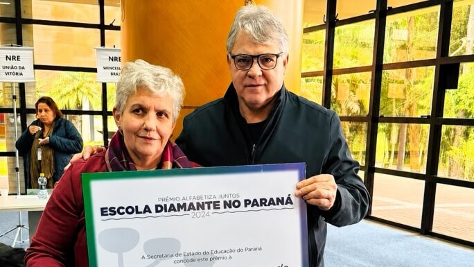 ESCOLA DE QUEIMADAS ESTÁ ENTRE AS 300 MELHORES DO PARANÁ EM ALFABETIZAÇÃO
