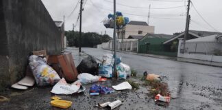 FALHAS NA COLETA DE RECICLÁVEIS DEIXAM MORADORES HÁ TRÊS SEMANAS COM LIXO ACUMULADO