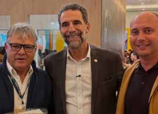 PREFEITO E PRESIDENTE DA CÂMARA PARTICIPAM DE FÓRUM INTERNACIONAL DE TURISMO, EM FOZ DO IGUAÇU