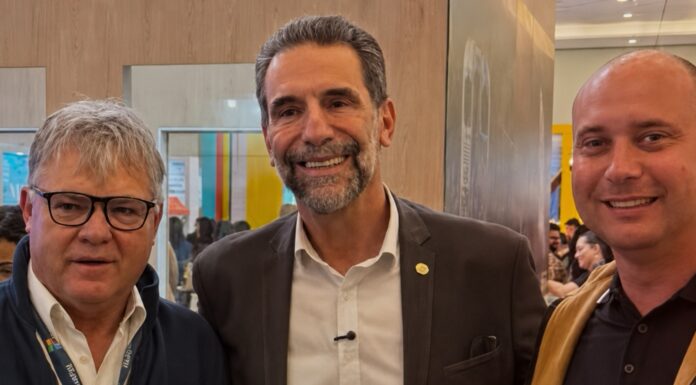 PREFEITO E PRESIDENTE DA CÂMARA PARTICIPAM DE FÓRUM INTERNACIONAL DE TURISMO, EM FOZ DO IGUAÇU