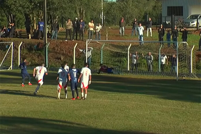 pinheiral gol penalti robinho