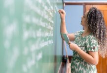 PARANÁ ABRE PSS PARA CONTRATAÇÃO TEMPORÁRIA DE PROFESSORES E PEDAGOGOS
