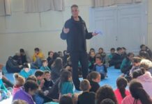 DELEGADO LUCAS FARIAS REFORÇA COMBATE AO BULLYING EM ENCONTRO COM ESTUDANTES DE PALMEIRA