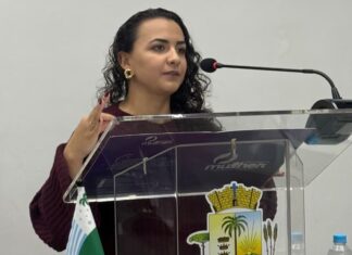 “A FIRMEZA DE UMA MULHER NÃO PODE SER CONFUNDIDA COM DESCONTROLE”, DIZ VEREADORA AO FALAR SOBRE MISOGINIA NA TRIBUNA