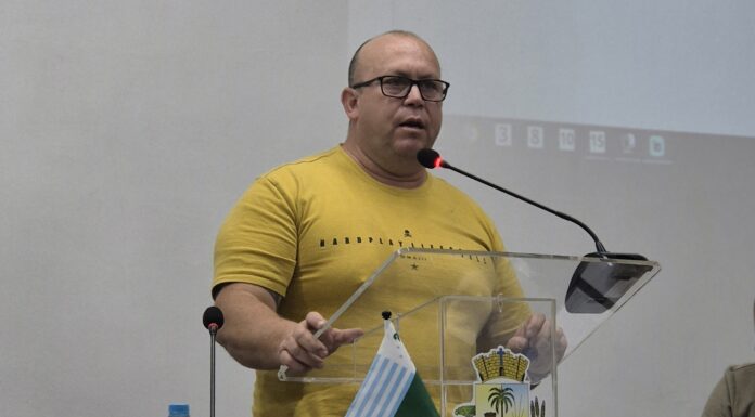 MORADORES DA VILA MONJOLO LEVAM REIVINDICAÇÕES À CÂMARA E VEREADORES COBRAM SOLUÇÃO PARA HABITAÇÃO