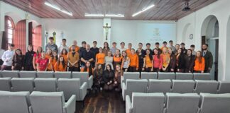 CÂMARA DE PALMEIRA RECEBE ESTUDANTES DO COLÉGIO REALEZA EM AÇÃO DE EDUCAÇÃO PARA A CIDADANIA