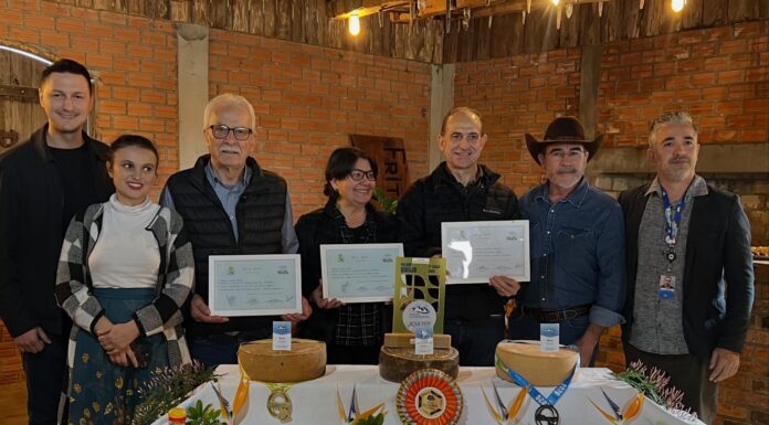 PRODUTOR DA COLÔNIA WITMARSUM CONQUISTA SELO ARTE PARA PRODUÇÃO DE QUEIJOS