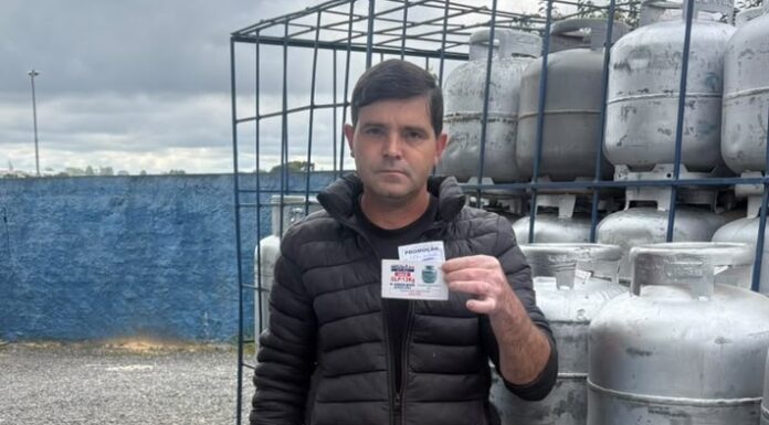 TERCEIRO GANHADOR DA PROMOÇÃO DE OUTUBRO DA NOVO GÁS É VALDERI ANDRADE, DA VILA BUGAI