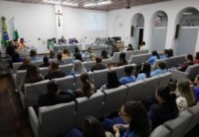 A PEDIDO DA PREFEITURA, CÂMARA ARQUIVA PL QUE MUDARIA ESCOLHA DE DIRETORES